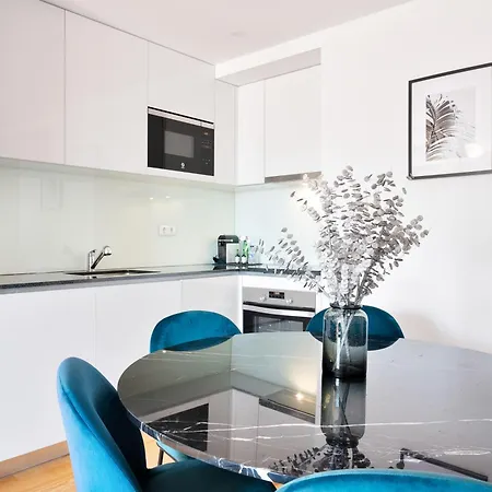 Flores Gem 3Br Duplex Central Porto * Порту